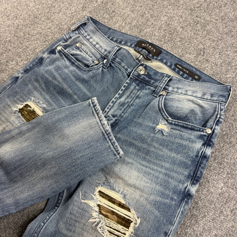 PacSun Skinny Jeans 32x30 Blue Distressed Camo Patch Comfort Stretch Women